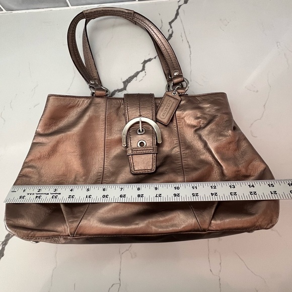 COACH Soho Buckle Caryall Metallic Bronze Gold Shoulder Handbag Boho - Picture 11 of 16